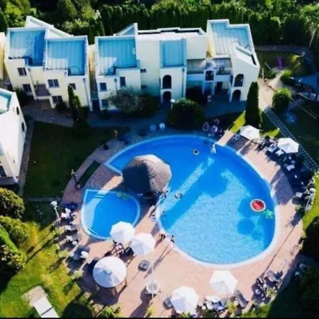 شقة Romi Pool & Garden