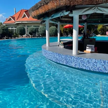 شقة Romi Pool & Garden *